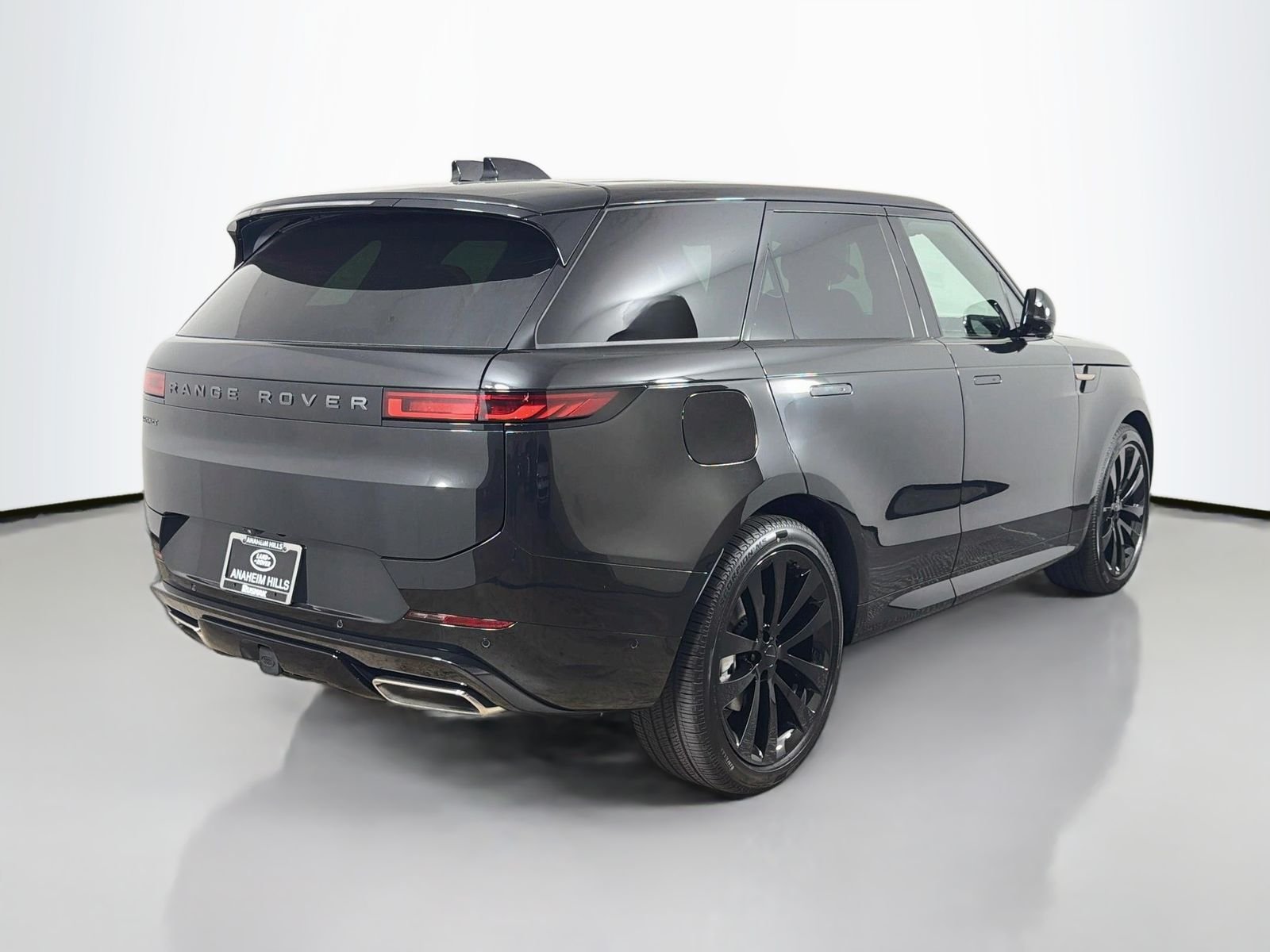 New 2026 Santorini Black Land Rover Dynamic SE image 5
