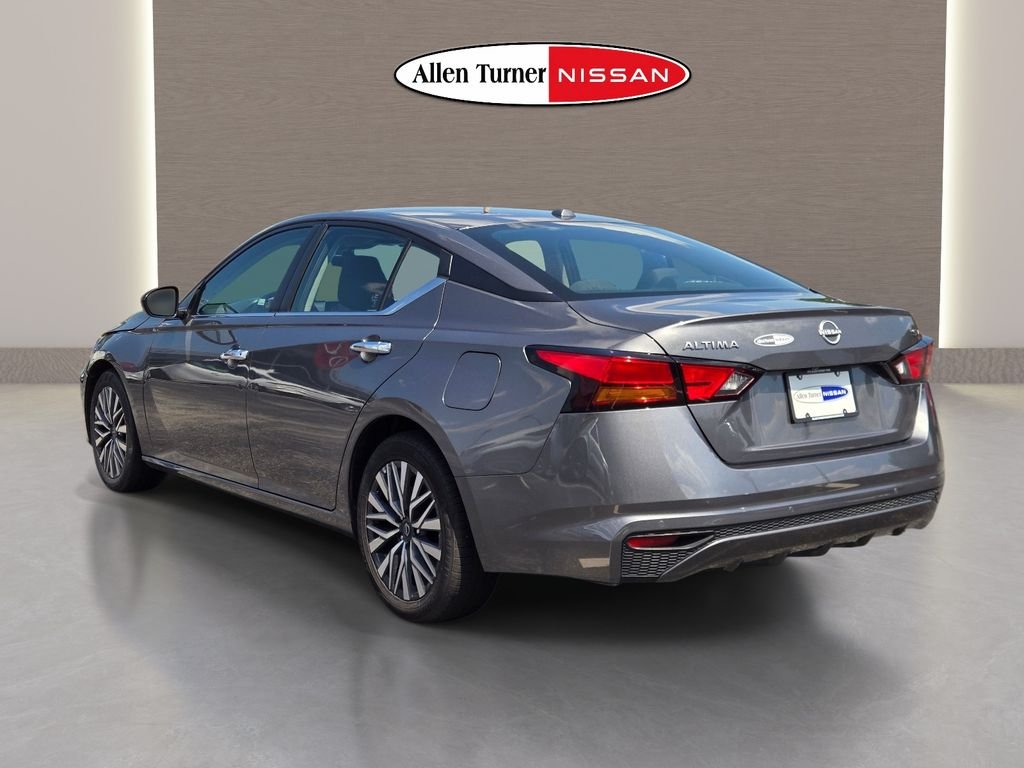 Used 2024 Gray Nissan 2.5 SV image 5