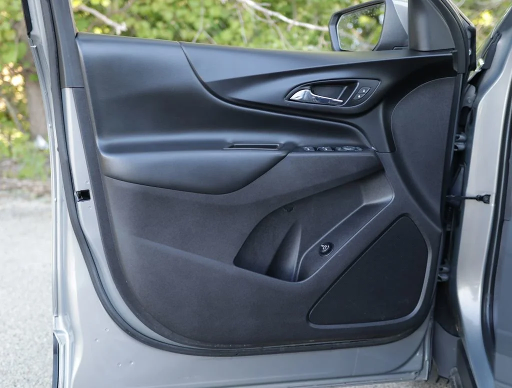 Used 2018 PEPPERDUST METALLIC Chevrolet LT image 21