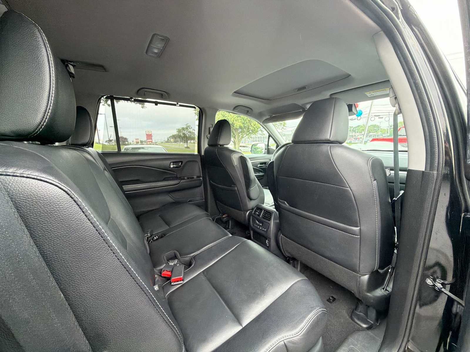 Used 2019 Crystal Black Pearl Honda EX-L image 14