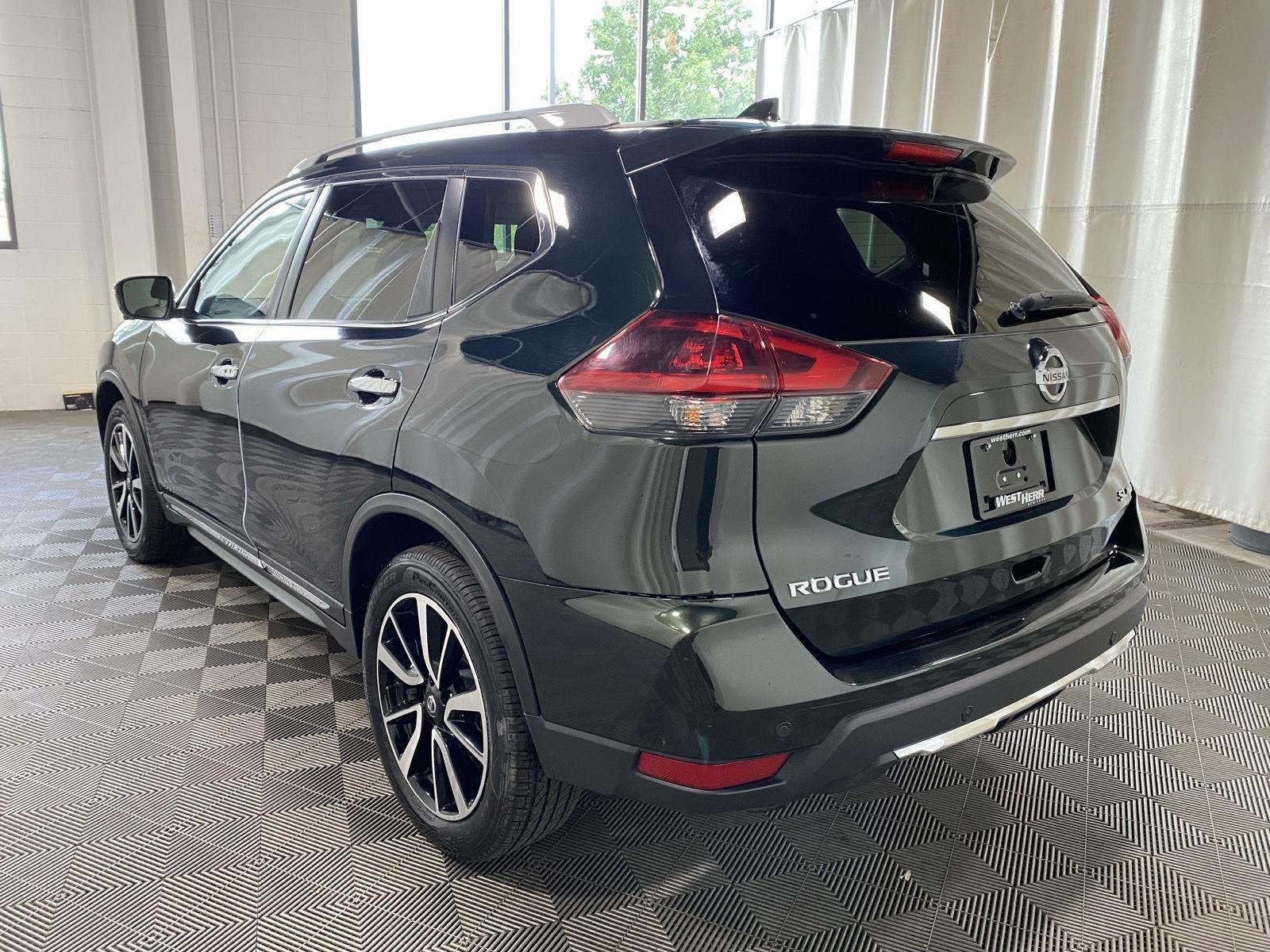 Used 2020 Midnight Pine Metallic Nissan SL image 5