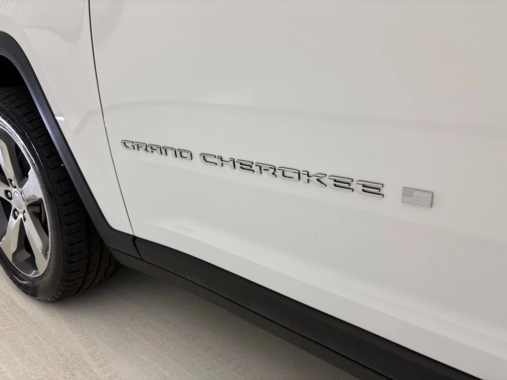 Used 2021 White Jeep Limited image 29