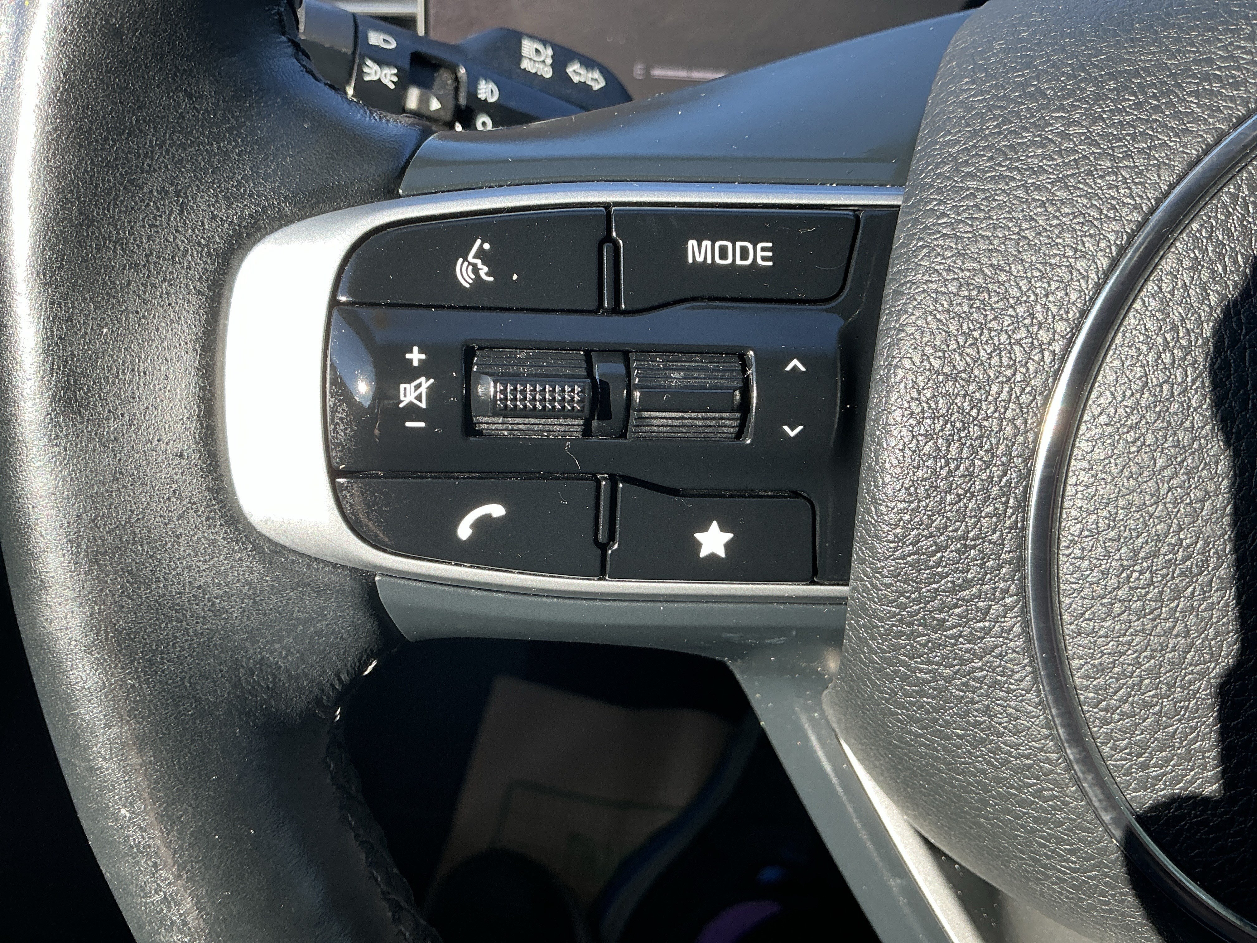 Used 2025 Yacht Blue Kia GT-Line image 17