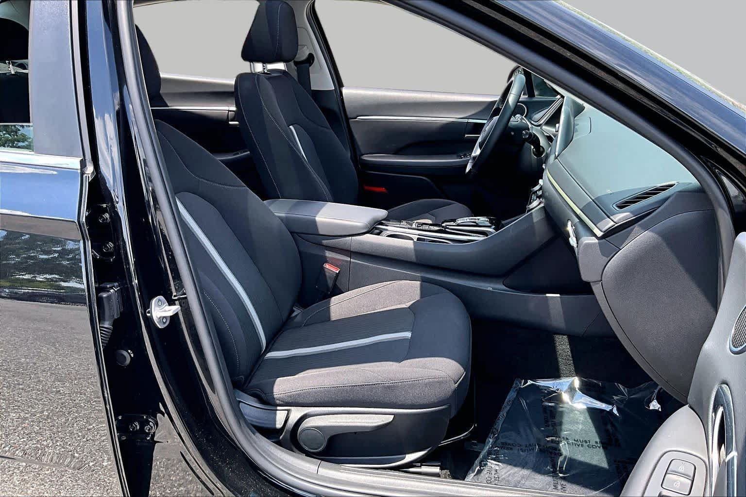 Used 2023 Onyx Black Hyundai SEL image 9