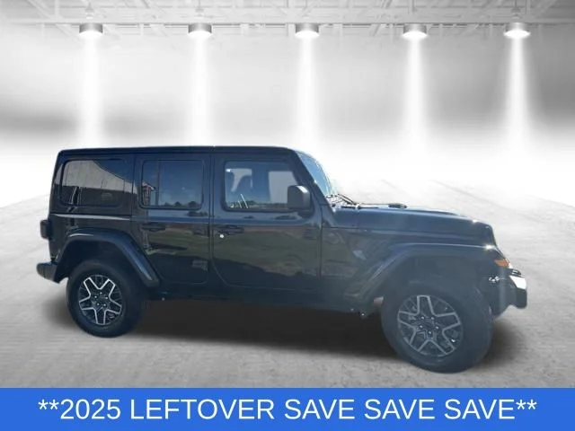 2025 Jeep Wrangler 4-Door Sahara - Photo 12