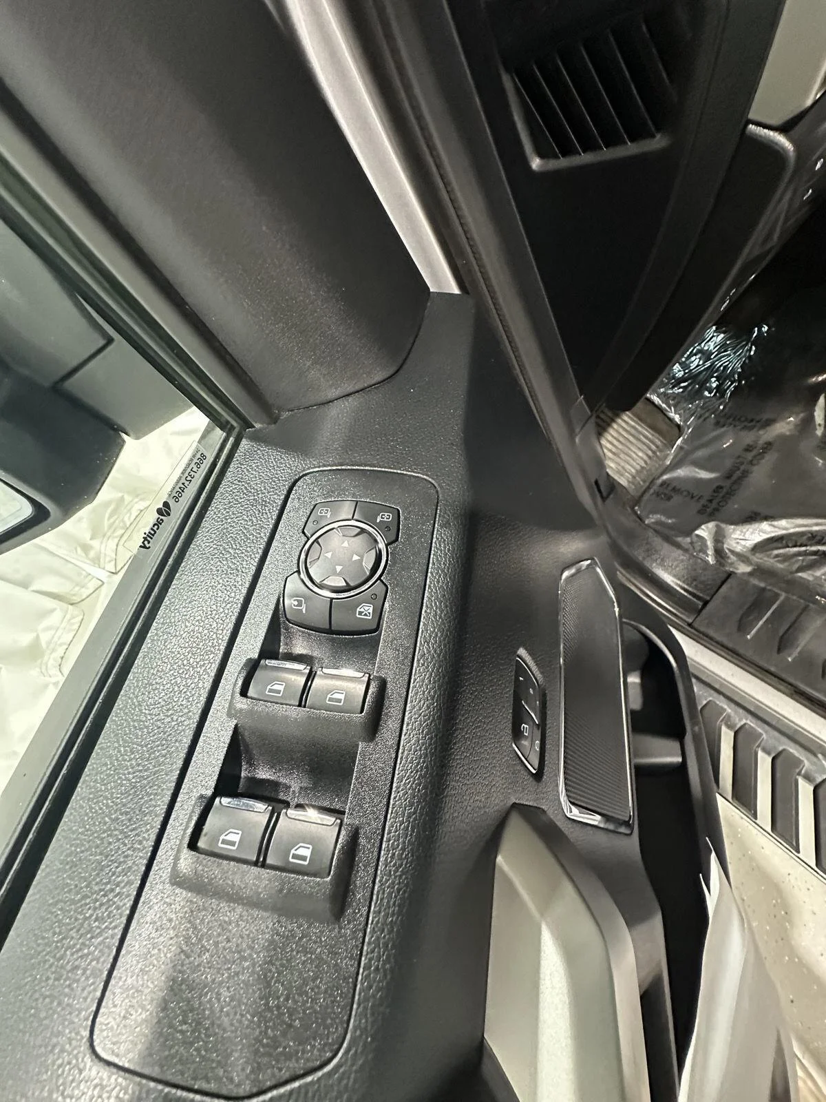 Used 2020 Iconic Silver Metallic Ford XL image 18