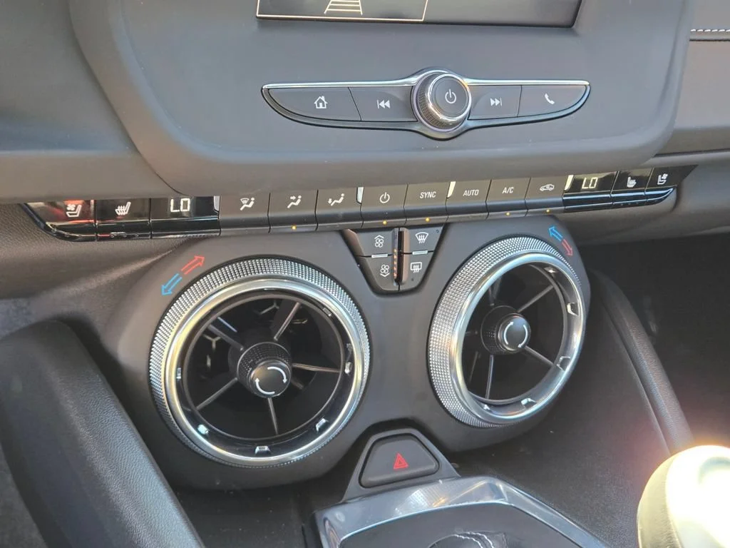 Used 2023 SHARKSKIN METALLIC Chevrolet 2LT image 21