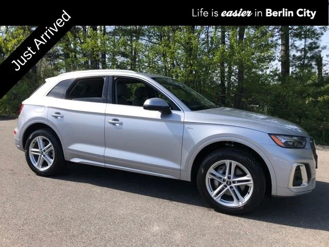2021 Audi Q5 55 e Premium Plus's photo