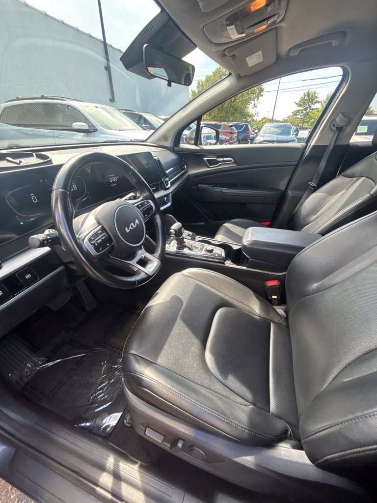 Used 2023 Gry Kia EX image 13