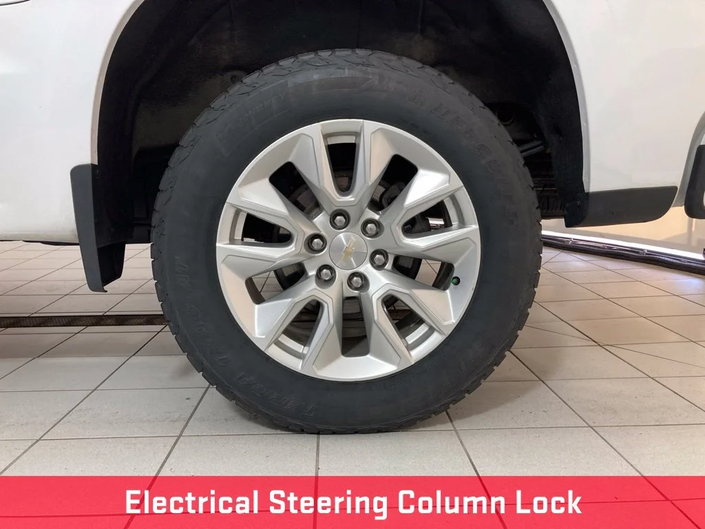 Used 2023 White Chevrolet Custom image 27