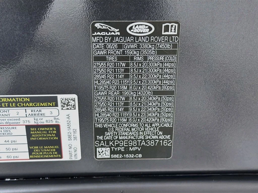 New 2026 Carpathian Grey Land Rover SE image 34