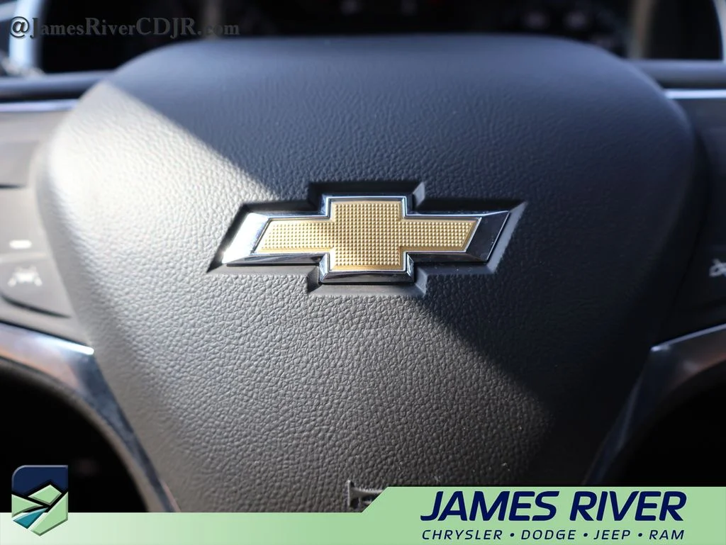 Used 2024 White Chevrolet LT image 26