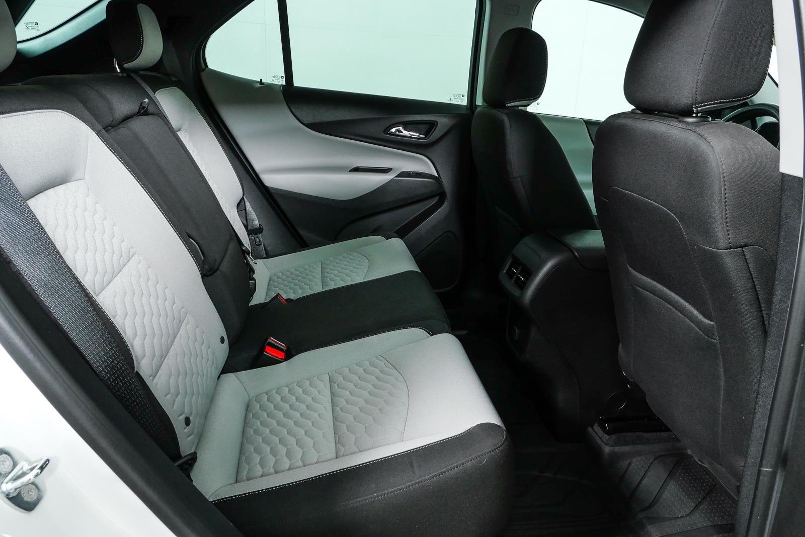 Used 2018 SUMMIT WHITE Chevrolet LS image 19