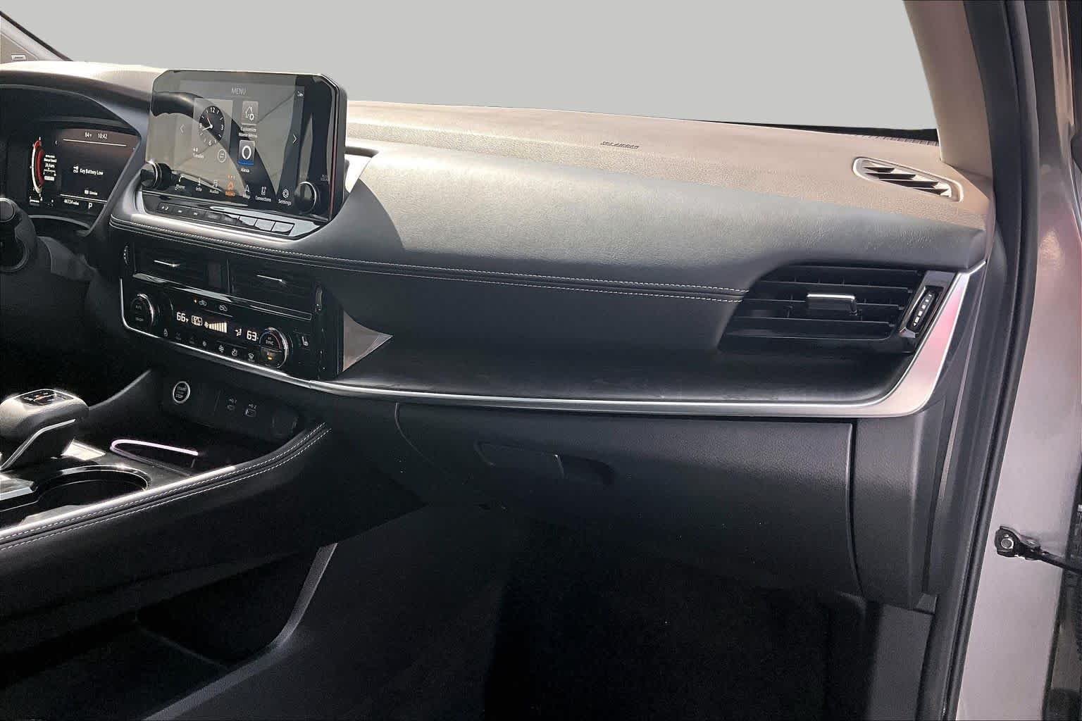 Used 2023 Gun Metallic Nissan Platinum image 19