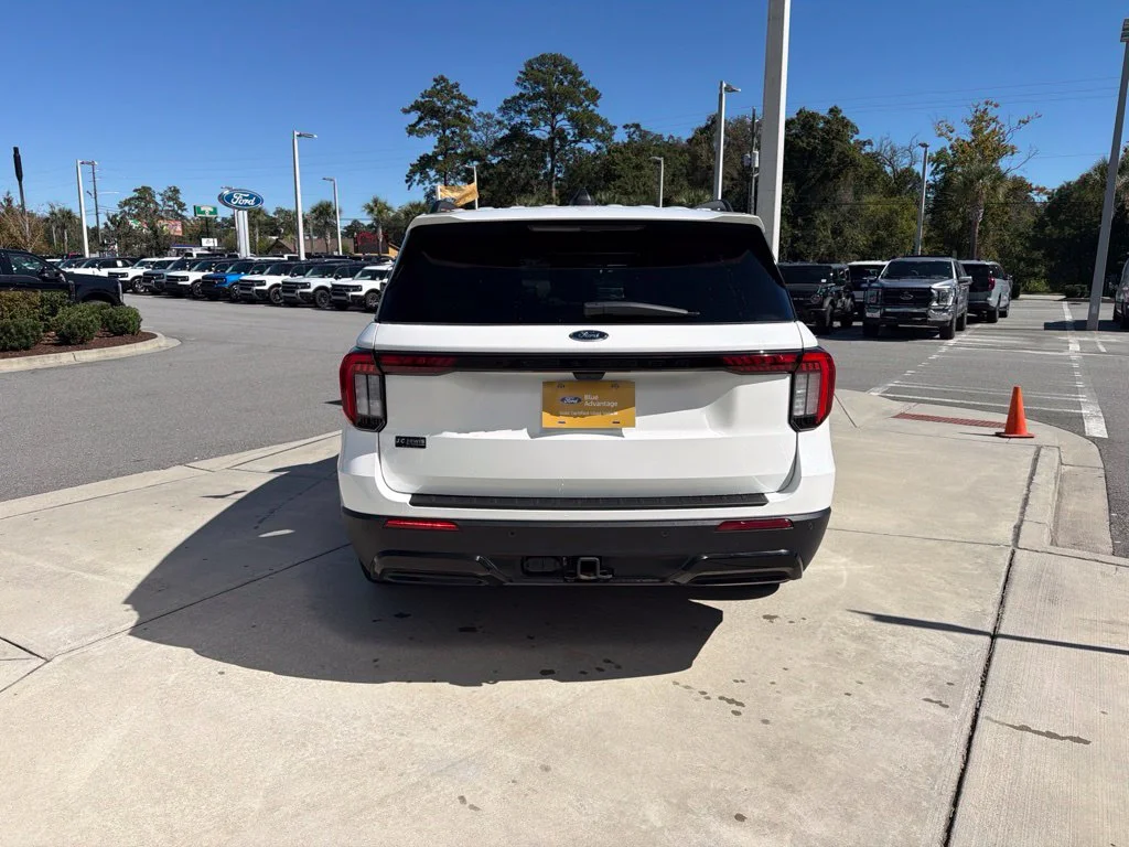 Certified Used 2025 Star White Ford ST-Line image 7