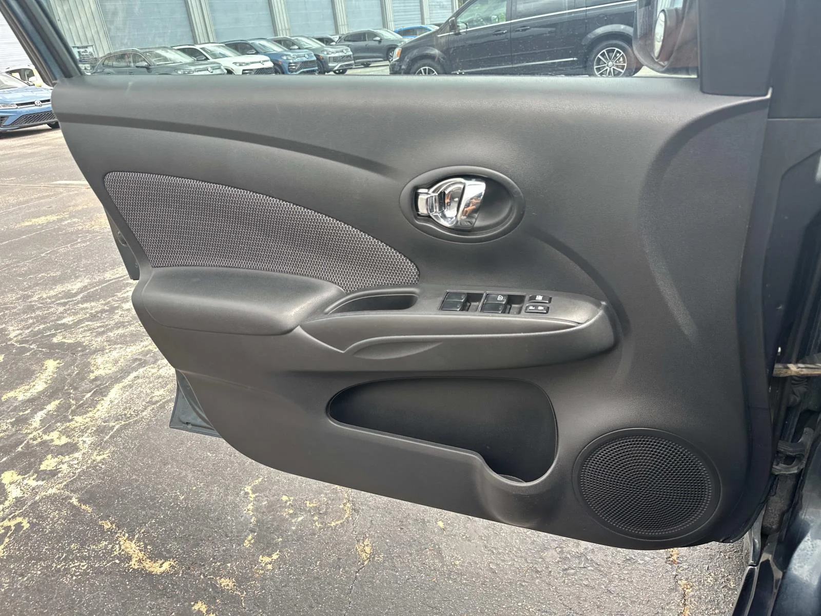 Used 2015 Graphite Blue Nissan SL image 14
