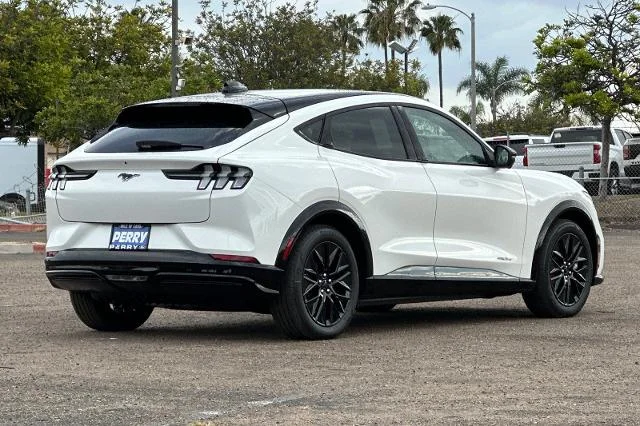 New 2026 Star White Metallic Tri-coat Ford Premium image 28