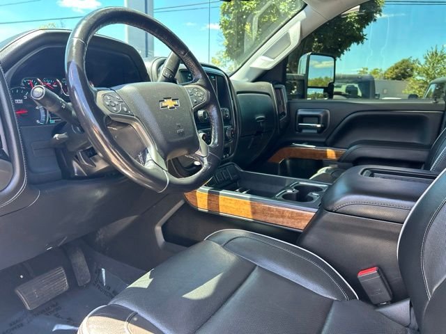 Used 2019 Black Chevrolet High Country image 19