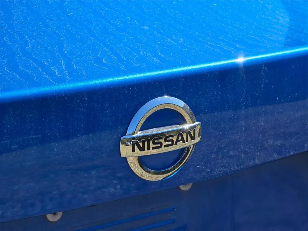 Used 2022 Blue Nissan SV image 13