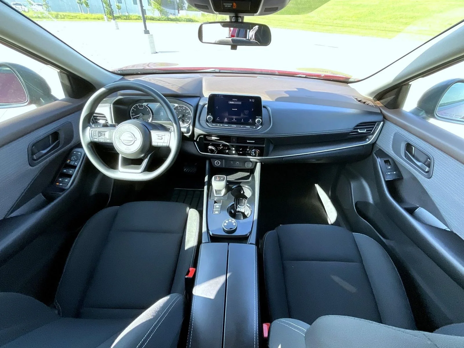 Used 2023 Red Nissan S image 15