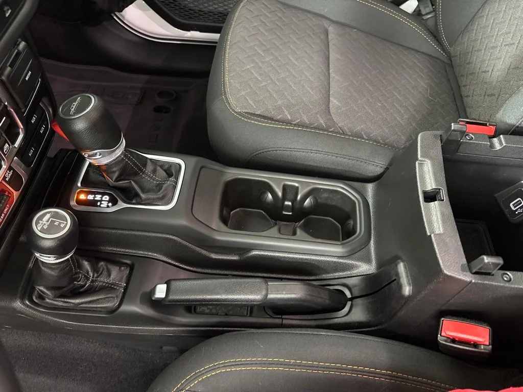 Used 2025 White Jeep Mojave image 44