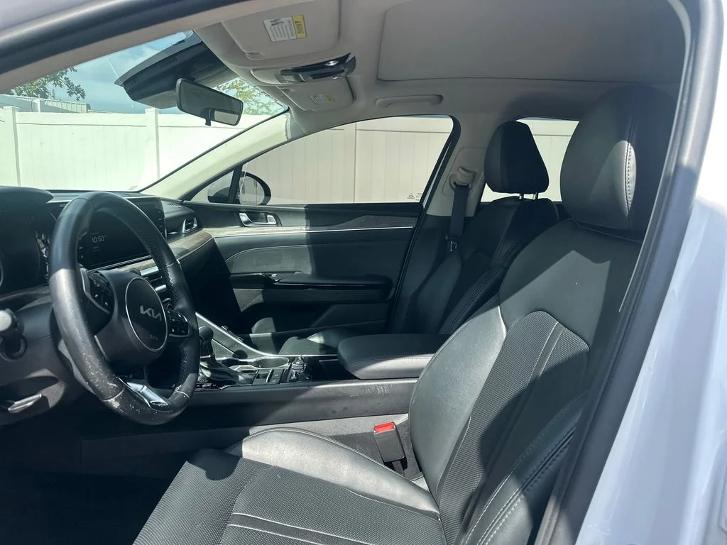 Used 2024 White Kia EX image 10