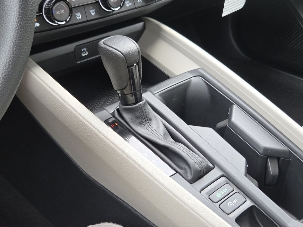 2025 Honda Accord SE - Photo 32