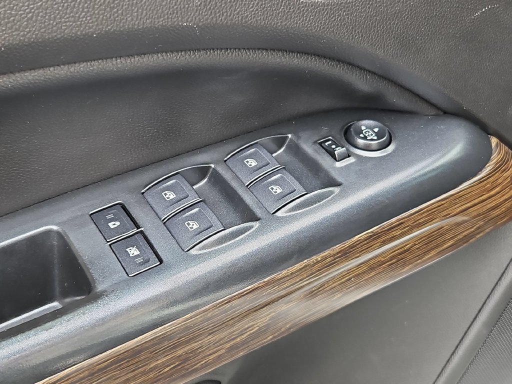 Used 2018 Summit White GMC Denali image 11
