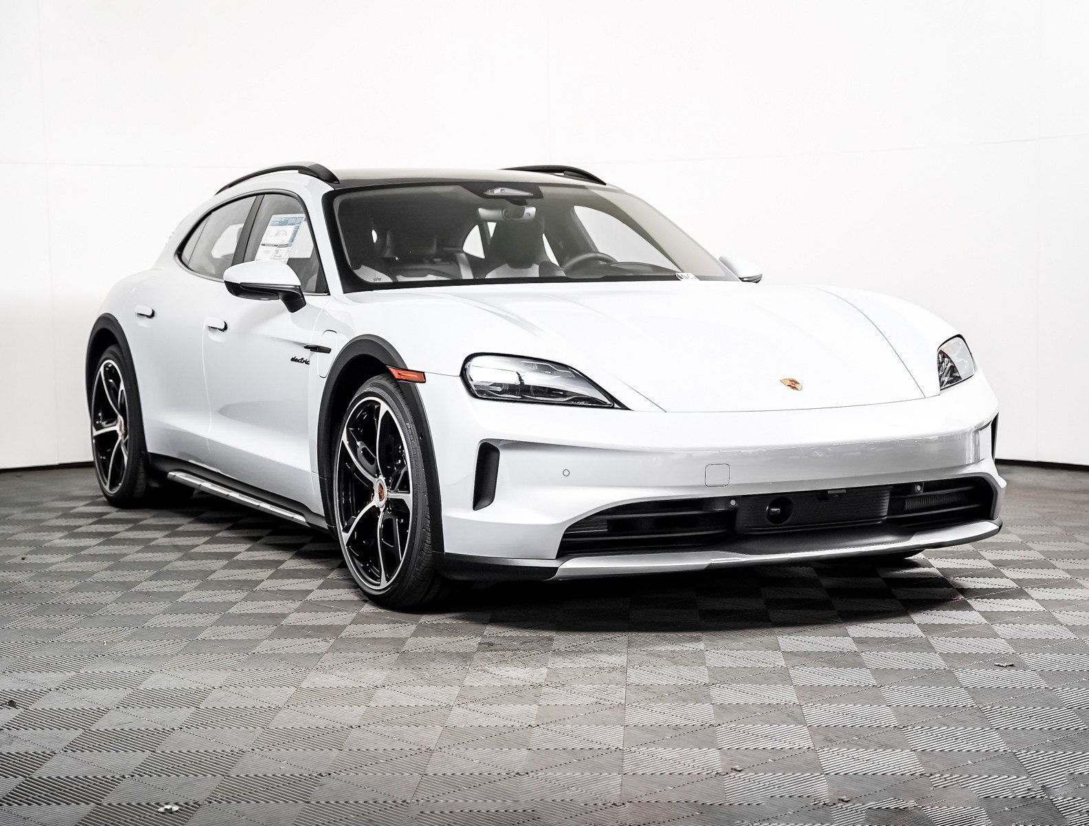 New 2026 ICE GREY M Porsche 4S Cross Turismo image 8