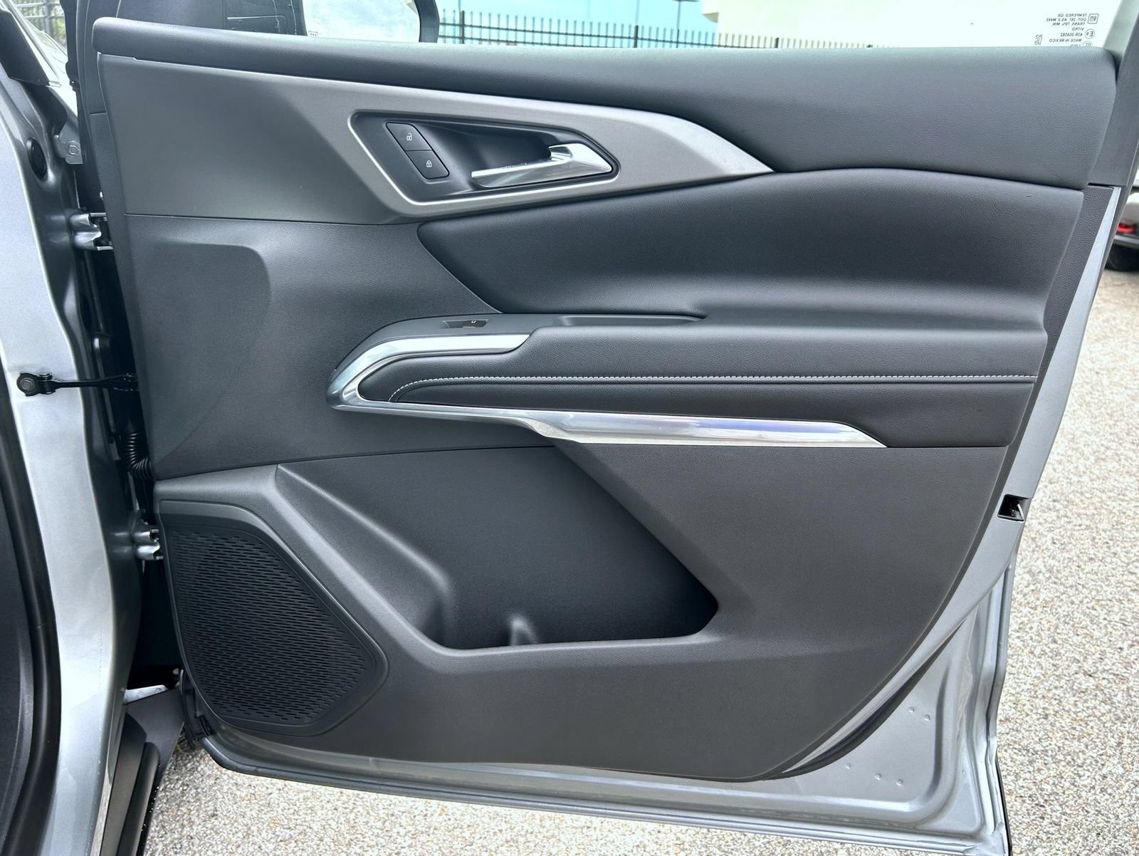 2027 Chevrolet Traverse LT - Photo 15