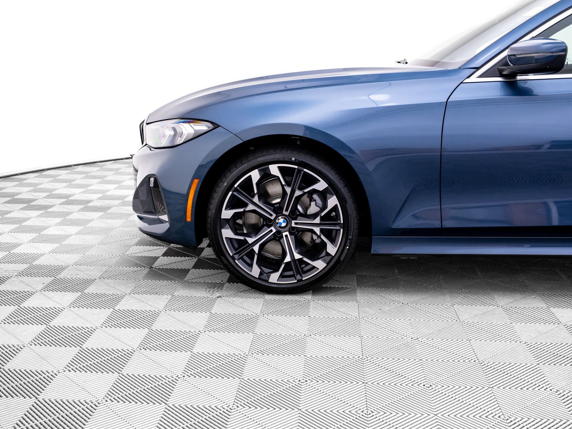 New 2026 Arctic Race Blue metallic BMW 330i xDrive image 36