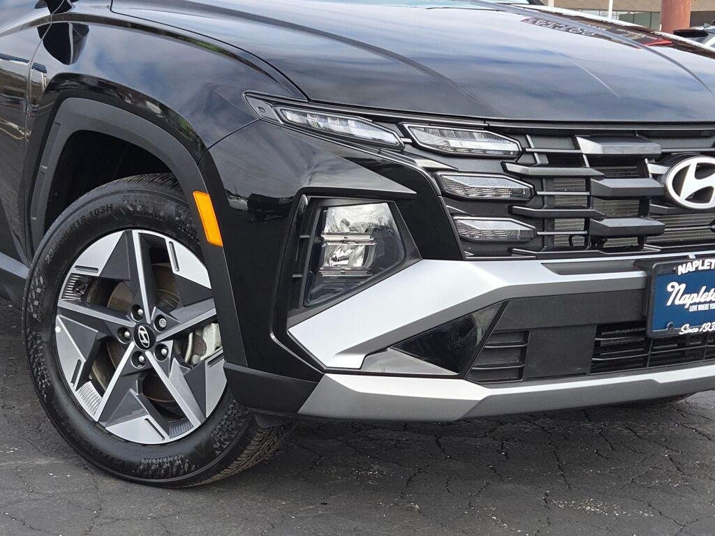 New 2025 Black Hyundai SEL Convenience AWD image 3