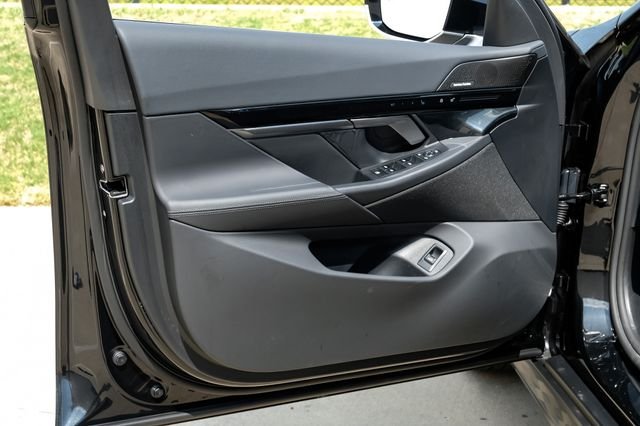 Used 2025 Black BMW 530i image 55