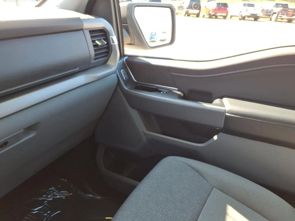 Used 2025 White Ford XLT image 39