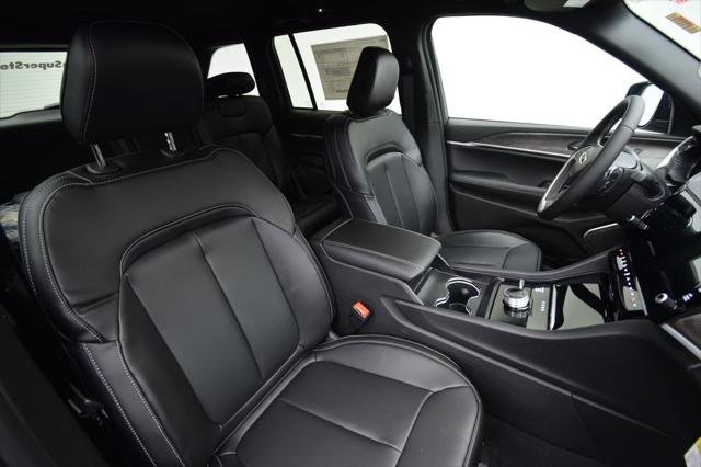 New 2026 Diamond Black Crystal Pearlcoat Jeep Limited image 17