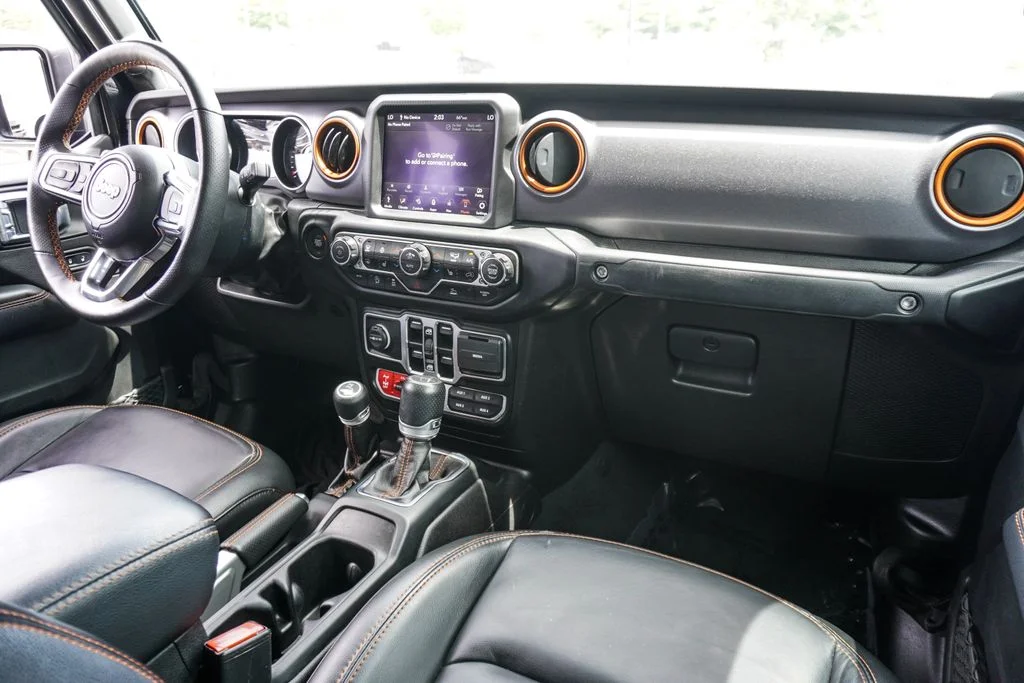 Used 2022 Black Jeep Mojave image 9