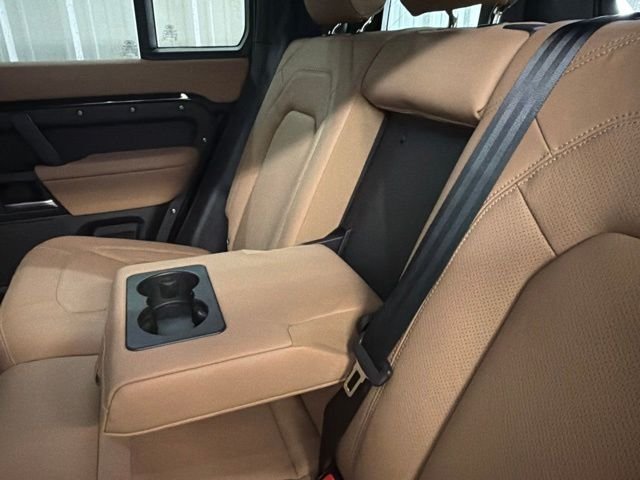 New 2026 Santorini Black Land Rover X-Dynamic SE image 16