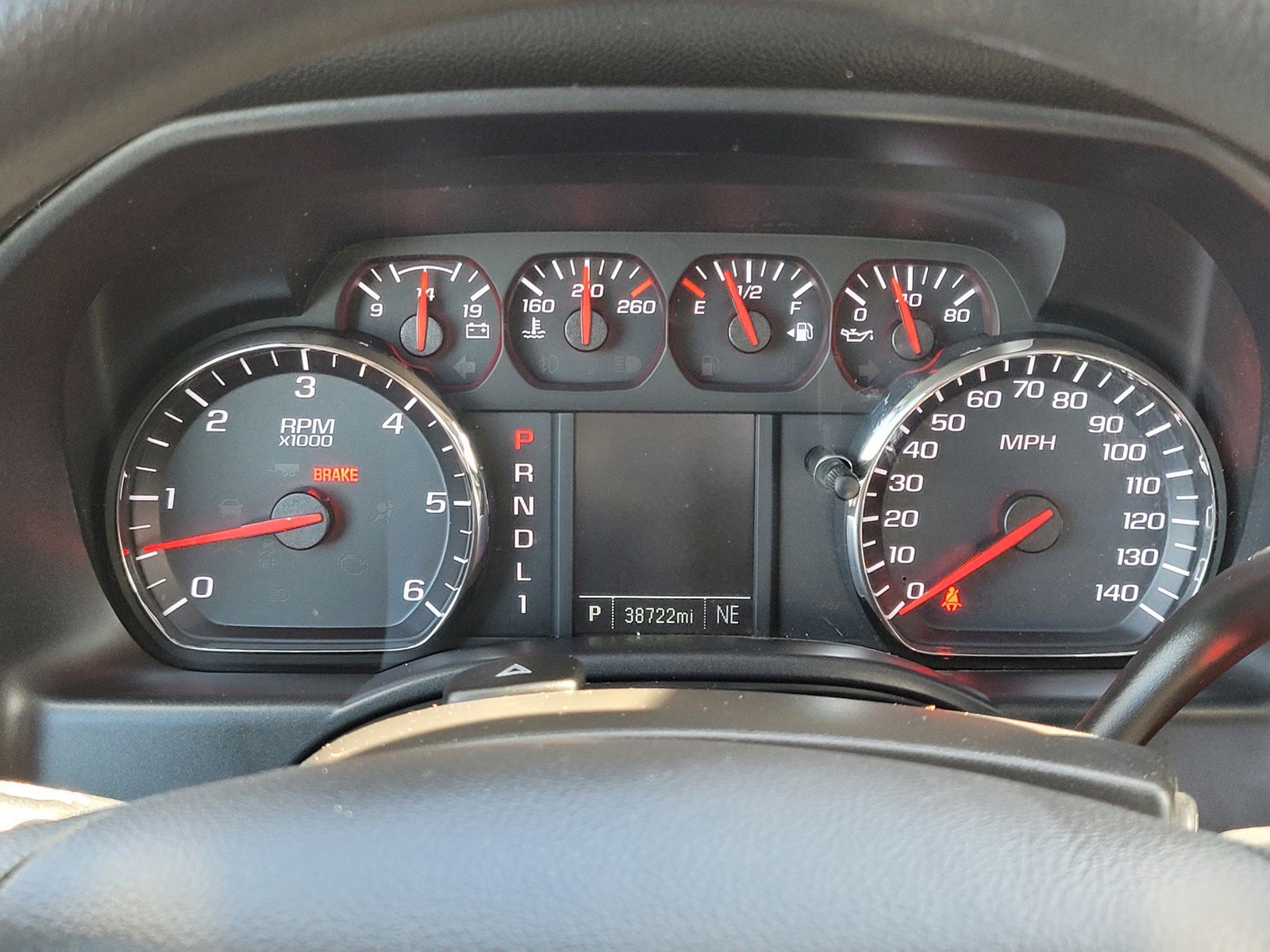 Used 2017 Summit White GMC  image 24