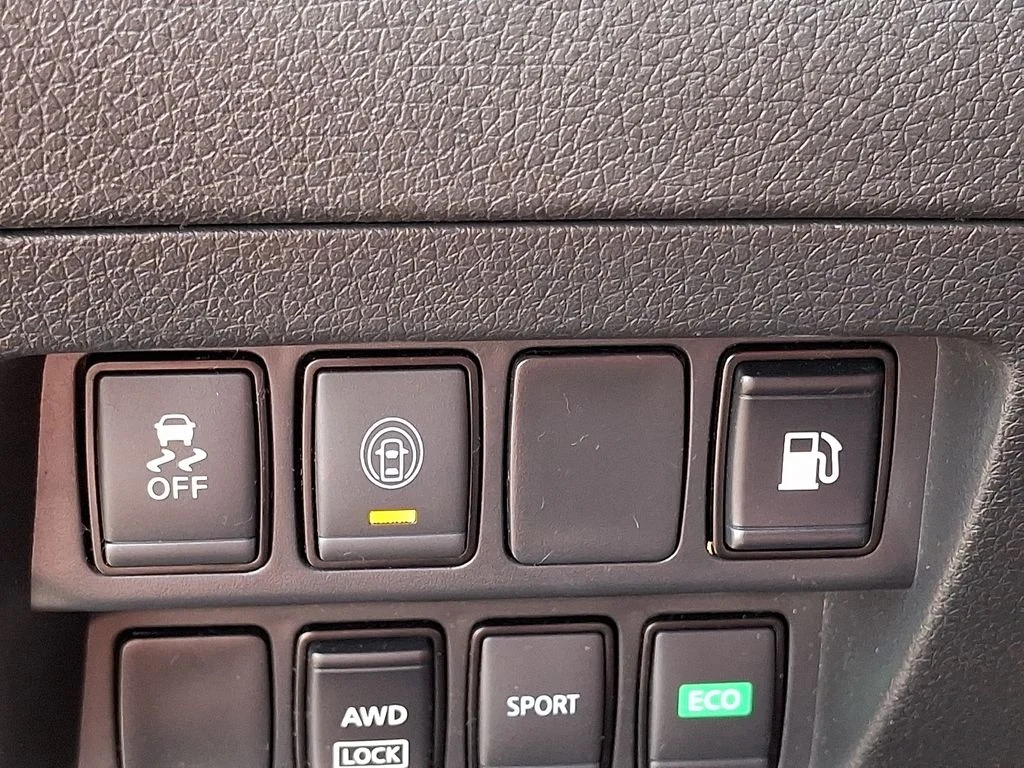 Certified Used 2020 Magnetic Black Nissan S image 24