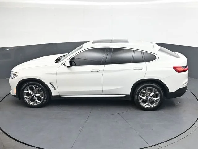 Used 2021 White BMW xDrive30i image 32
