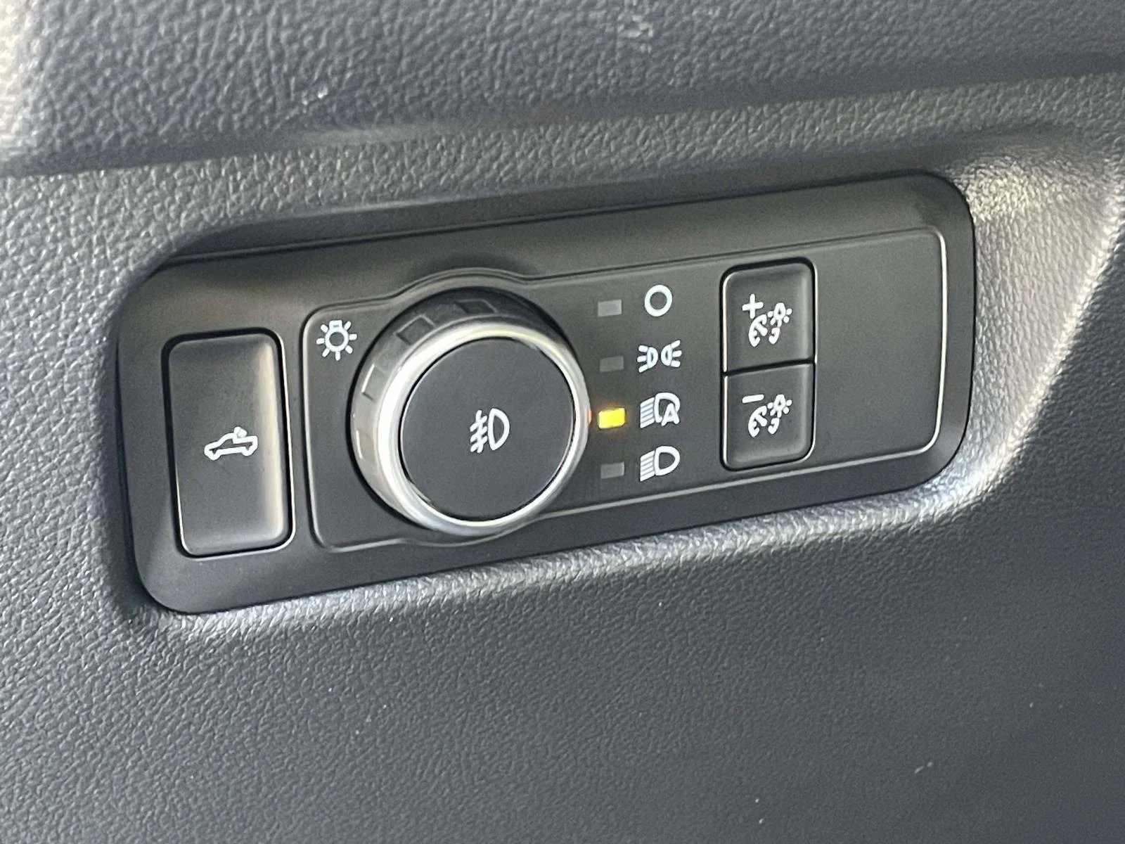 Used 2025 Marsh Gray Ford LARIAT image 9