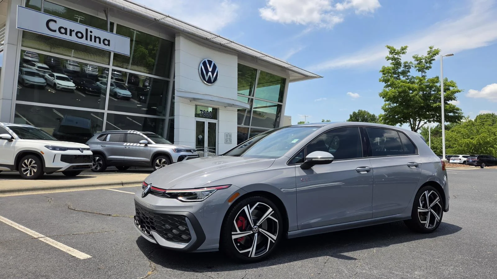 2025 Volkswagen Golf GTI 2.0T SE 4-door DSG's photo