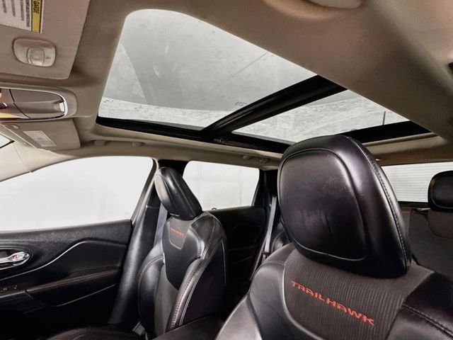 Used 2017 Red Jeep Trailhawk image 20