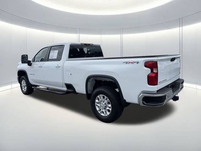 Used 2025 White Chevrolet LT image 3