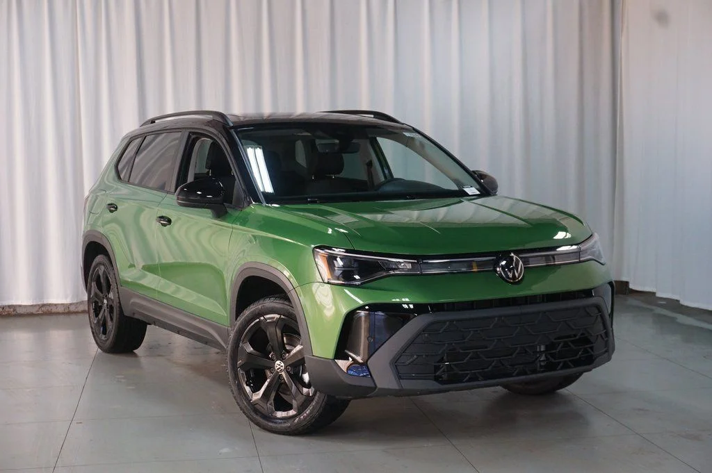New 2026 Moss Green Volkswagen 1.5T SE Black image 2