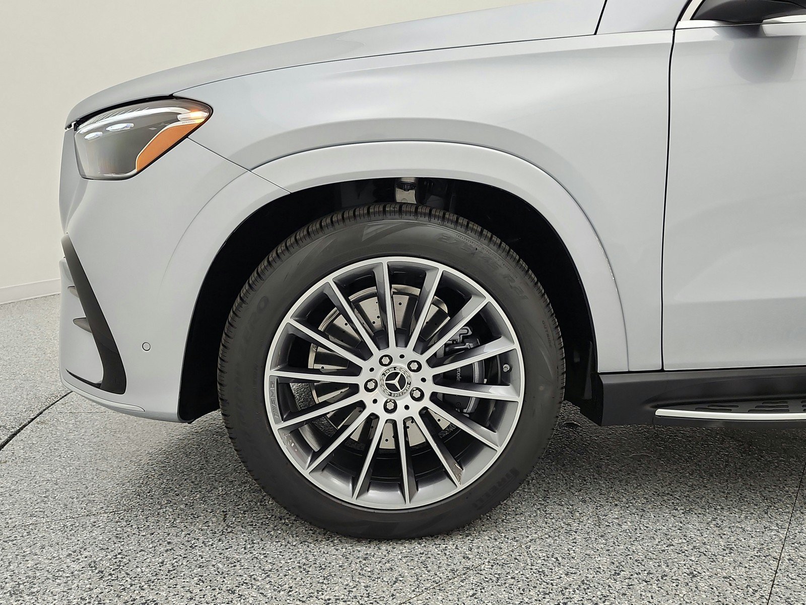 New 2026 Cirrus Silver Metallic Mercedes-Benz GLE 450 4MATIC® SUV image 43