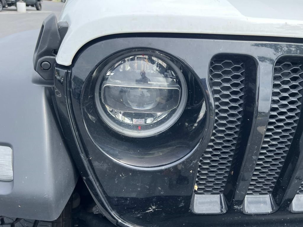 Used 2021 White Jeep Unlimited Willys image 6