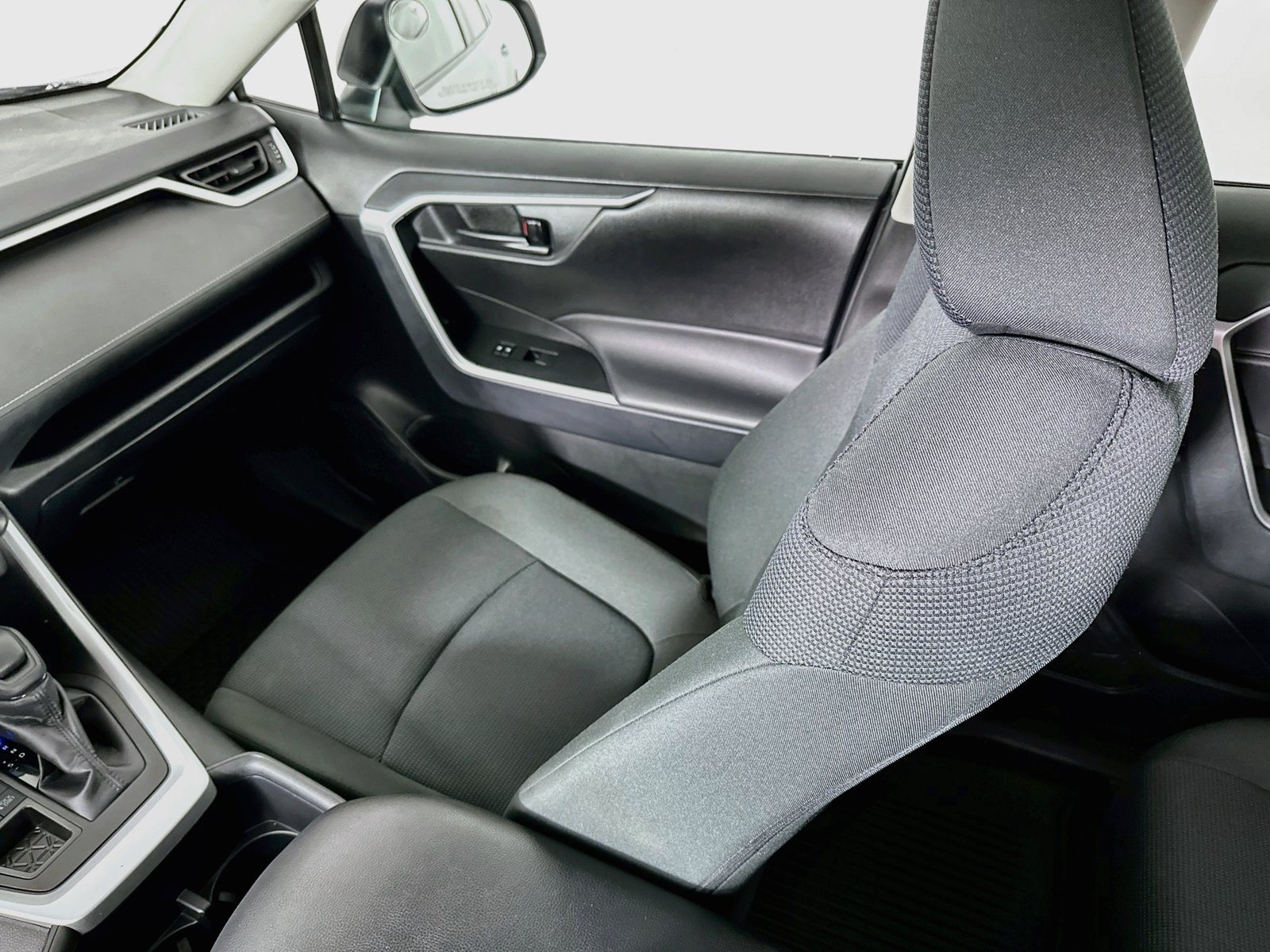 Used 2025 Silver Sky Metallic Toyota LE image 23