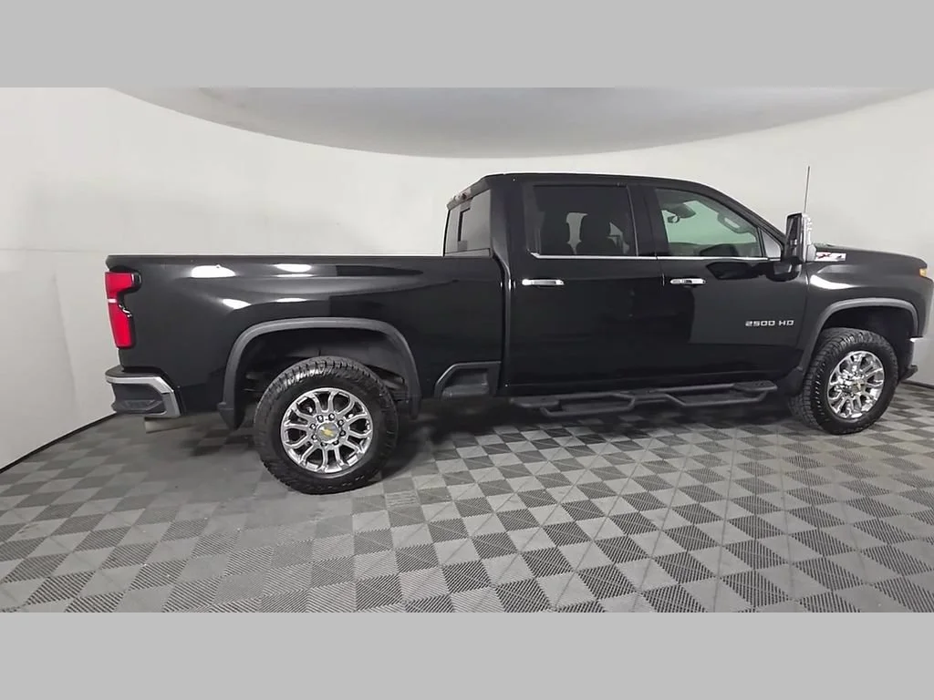 Used 2025 Black Chevrolet LTZ image 40