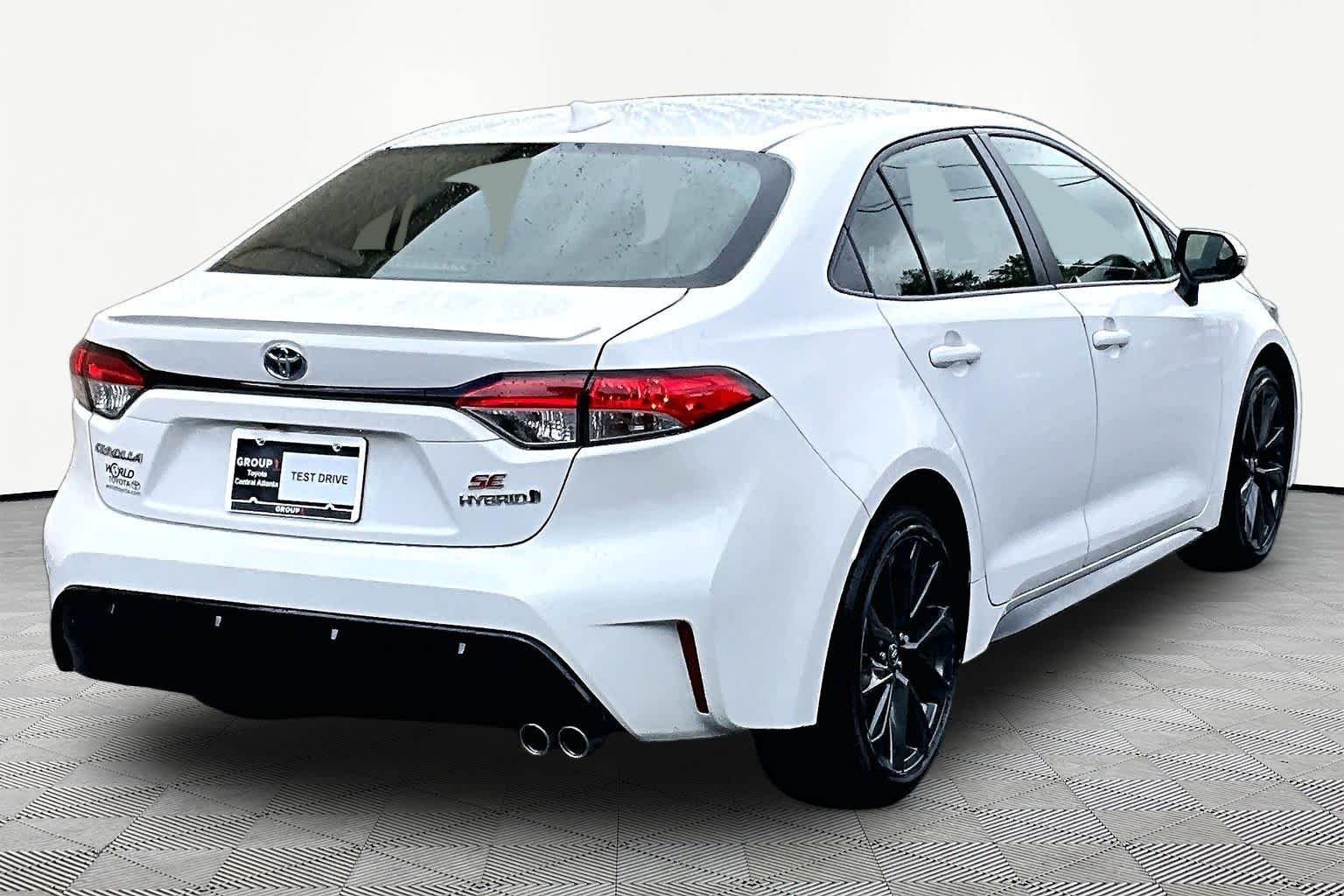 Used 2024 Ice Cap Toyota Hybrid SE image 13